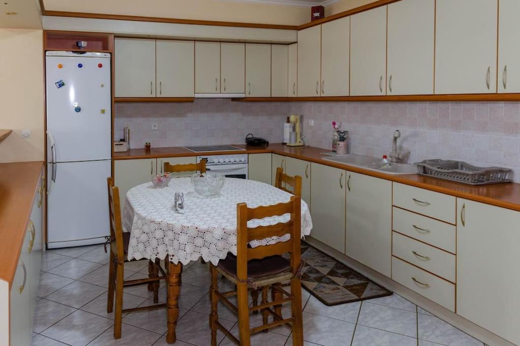 Dimitri'S Mountain House Apartment Karpenísion Екстериор снимка