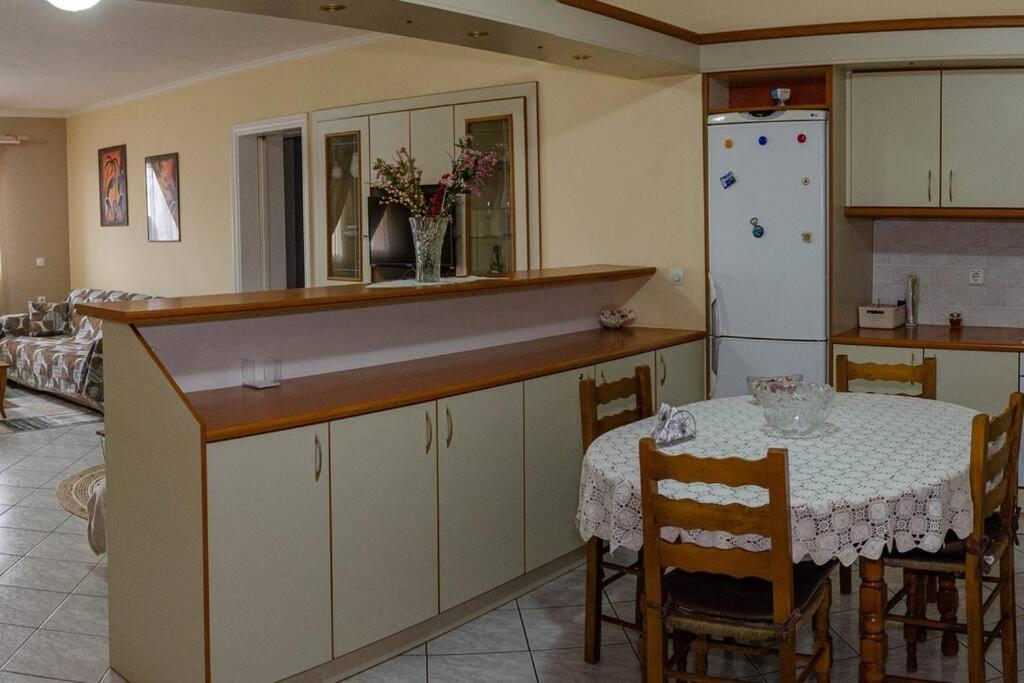 Dimitri'S Mountain House Apartment Karpenísion Екстериор снимка